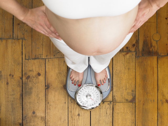 Cân nặng của mẹ bầu sẽ tăng nhanh trong khoảng 3 tháng cuối thai kỳ