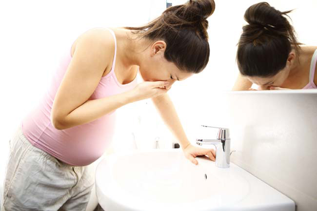 Ốm nghén là một biểu hiện thường gặp nhất đối với hầu hết các mẹ bầu 