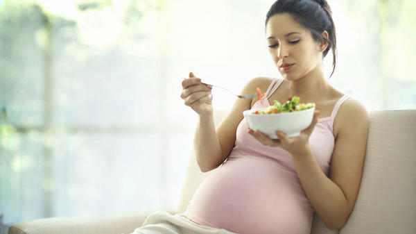 Chế độ ăn uống của mẹ có ảnh hưởng trực tiếp đến sự hình thành và phát triển vị giác của bé ở trong bụng