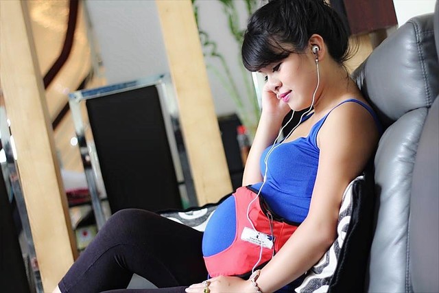 Tai nghe bà bầu là thiết bị nghe nhạc chuyên dụng dành cho mẹ bầu và thai nhi
