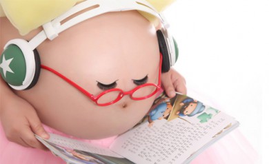 Cách cho bé nghe nhạc bằng tai nghe cho thai nhi giúp kích thích trí thông minh