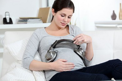 Những kiến thức cần biết khi sử dụng tai nghe dành cho thai nhi và bà bầu